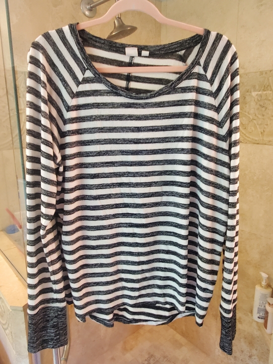 GAP Sweaters - Gap Light Weight Stretchy Sweater Large